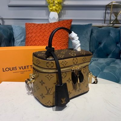 Alternative view of Replica Louis Vuitton Monogram Vanity Pm M42264