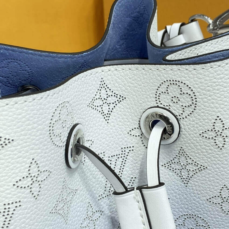 Replica Louis Vuitton Muria Bag Gradient Blue Mahina Leather M57853 - Image 11