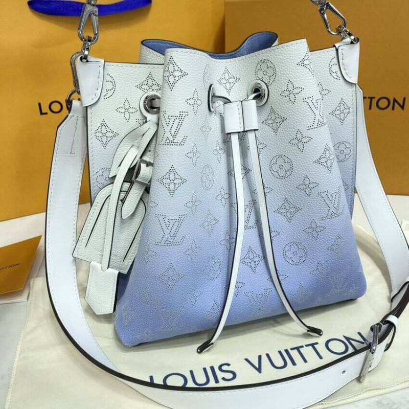 Replica Louis Vuitton Muria Bag Gradient Blue Mahina Leather M57853 - Image 7