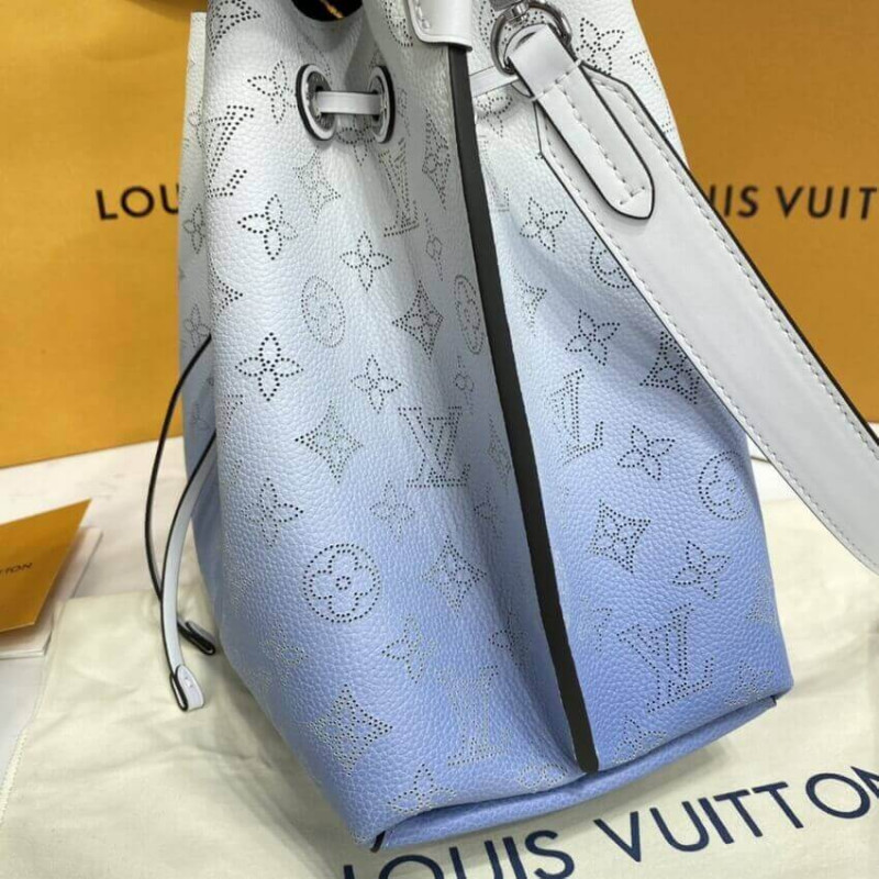 Replica Louis Vuitton Muria Bag Gradient Blue Mahina Leather M57853 - Image 8