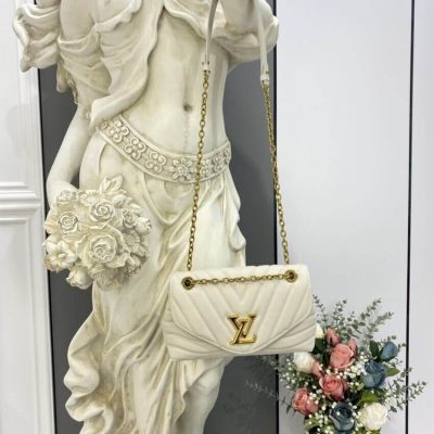 Alternative view of Replica Louis Vuitton New Wave Chain Bag M58549 Ivory