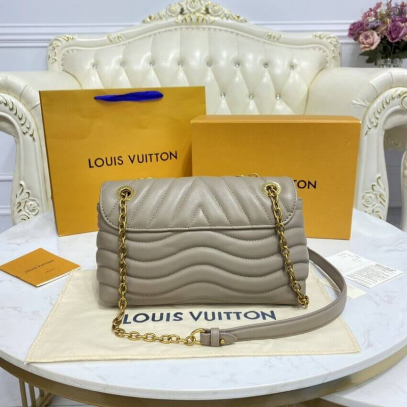 Replica Louis Vuitton New Wave Chain Bag M58550 Dark Taupe - Image 5