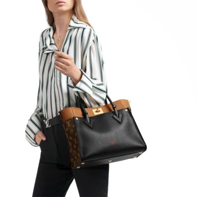Replica Louis Vuitton On My Side M53823