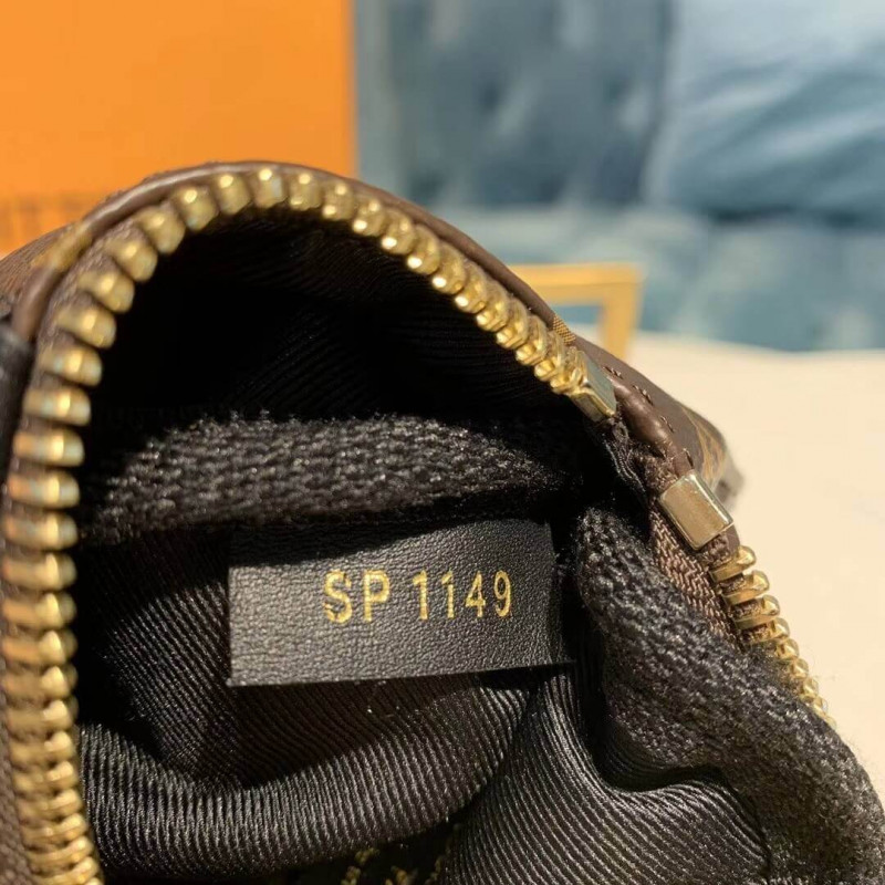 Replica Louis Vuitton Party Bumbag Bracelet M43648 - Image 10