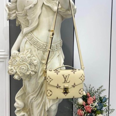 Alternative view of Replica Louis Vuitton Pochette Metis M45596