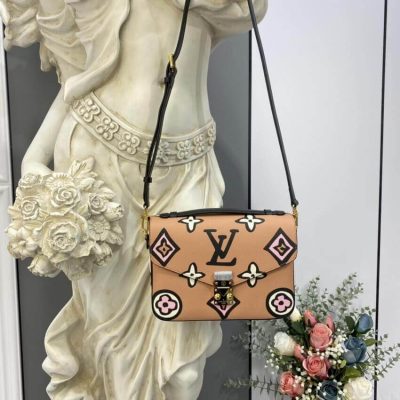 Alternative view of Replica Louis Vuitton Pochette Metis M45823