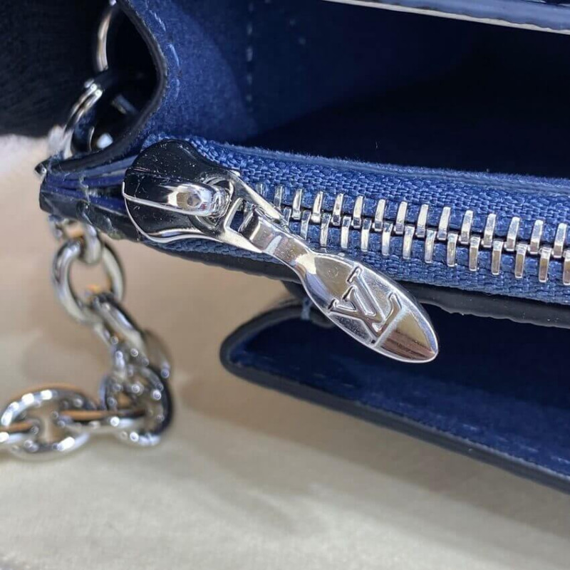 Replica Louis Vuitton Vavin Chain Wallet M59077 Navy Nacre - Image 13