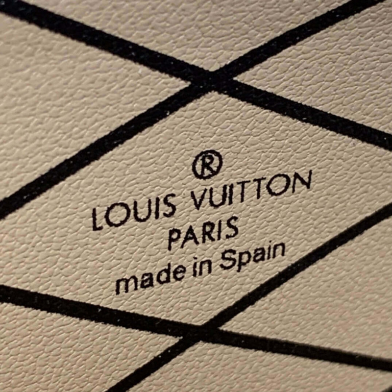 Replica Louis Vuitton Vertical Trunk Pochette M67873 - Image 13
