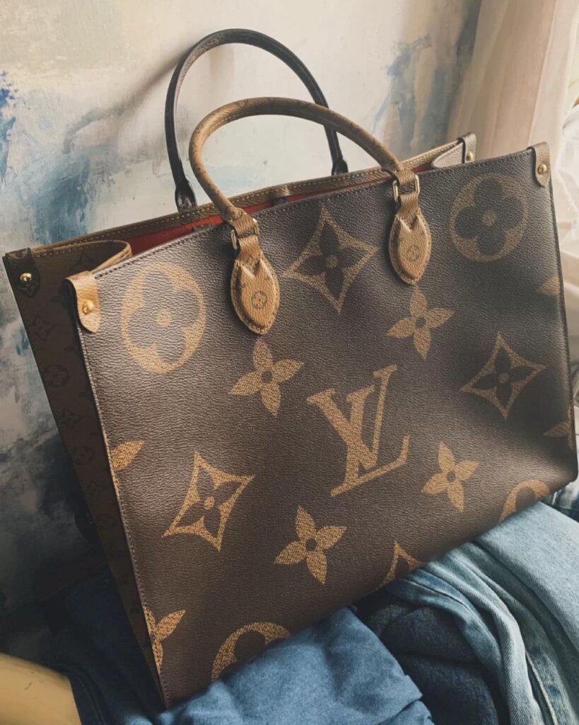 Louis Vuitton ONTHEGO GM-M45320 41CM Blk/Blue/Red photo review