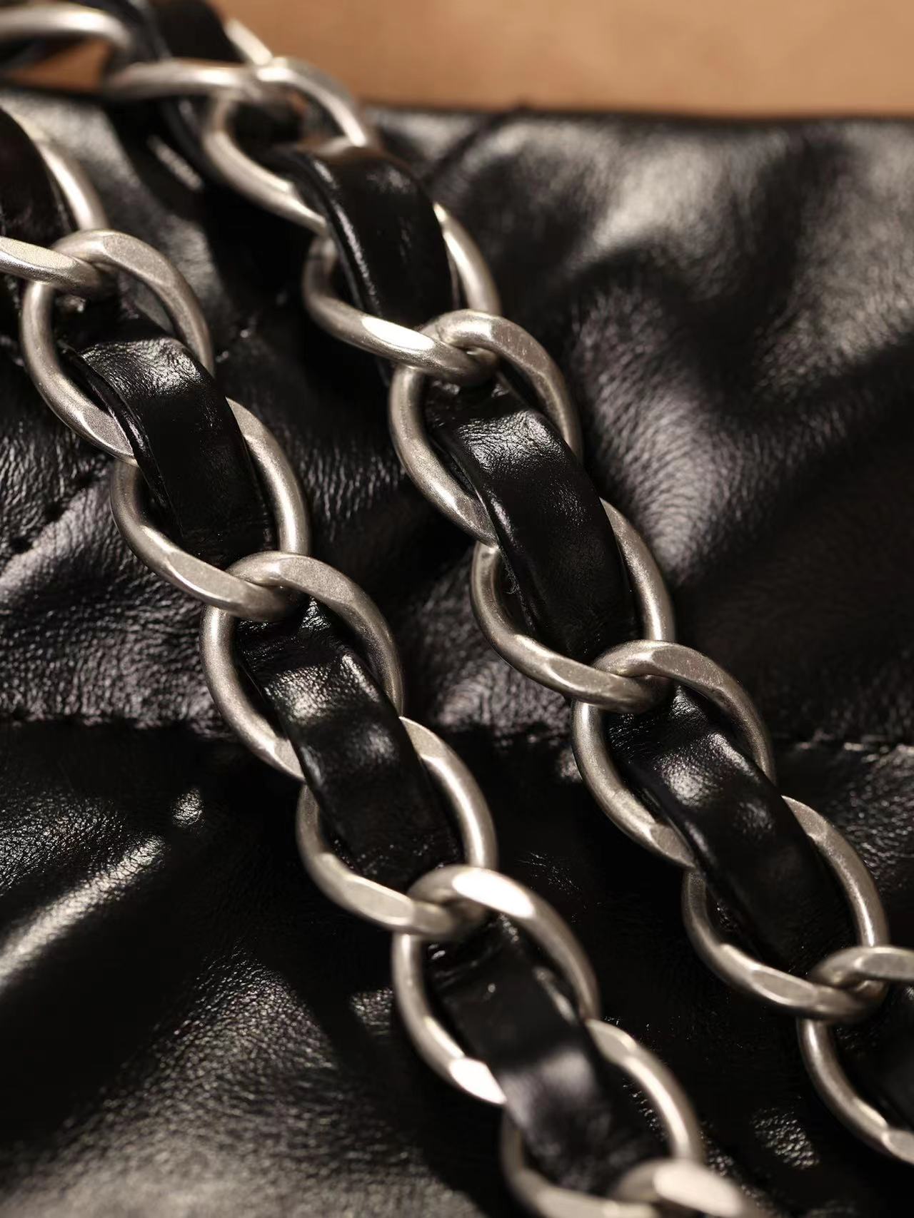 Replica Chanel 22 Handbag Black With Silver Metal Chain - Image 4