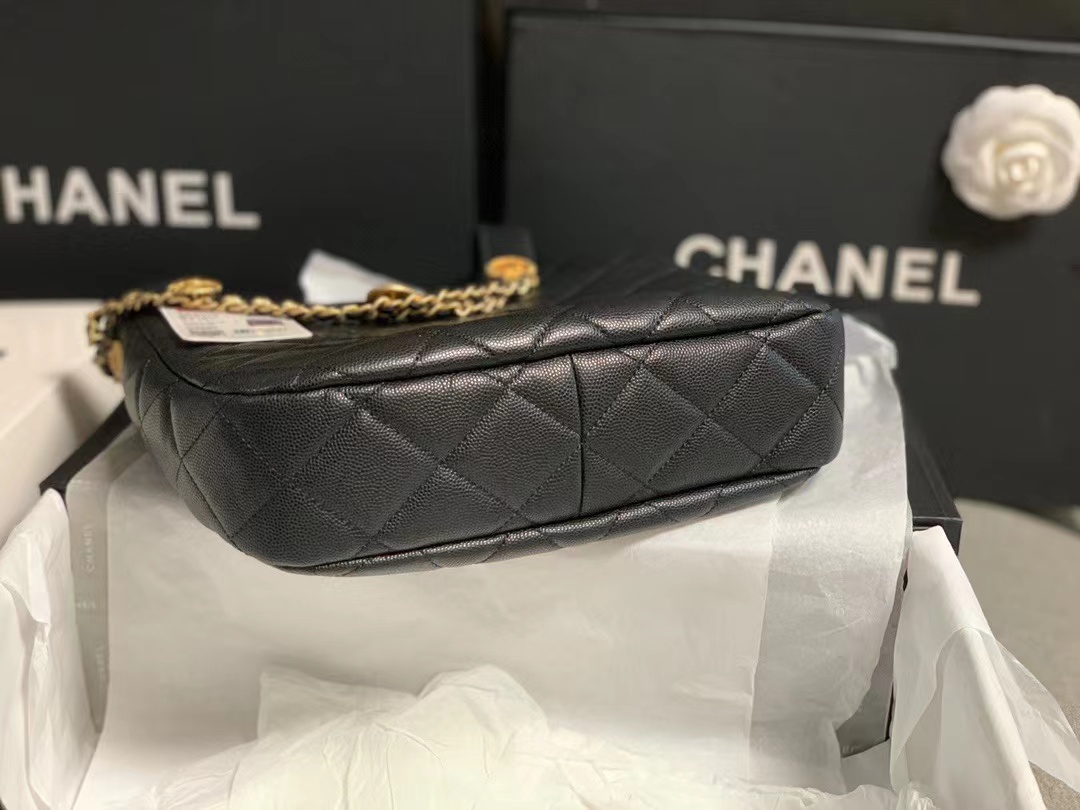 Replica Chanel Stock 22A As3400 Main Series Hobo Underarm Bag From Linda - Image 4