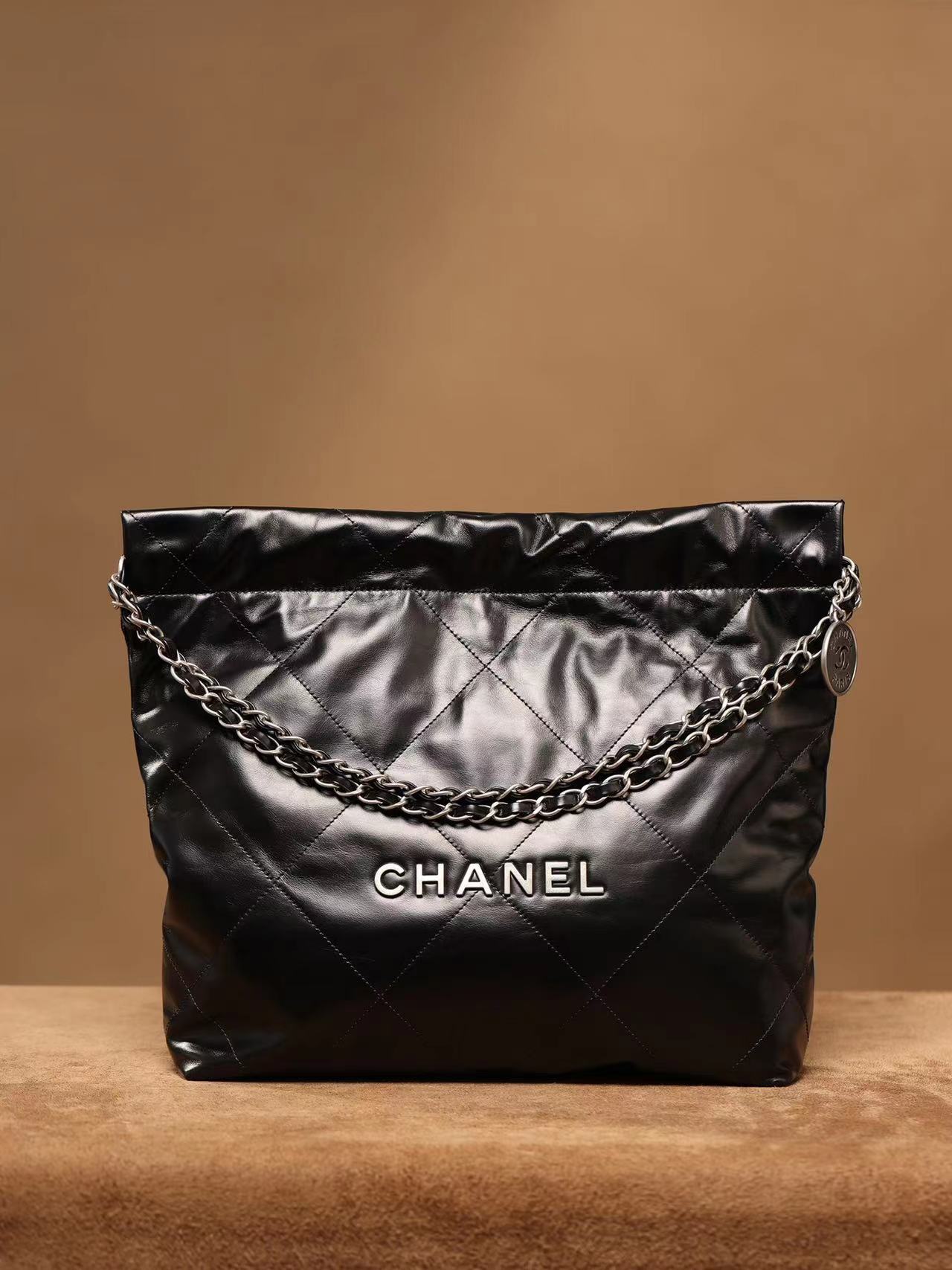 Replica Chanel 22 Handbag Black With Silver Metal Chain - Image 9