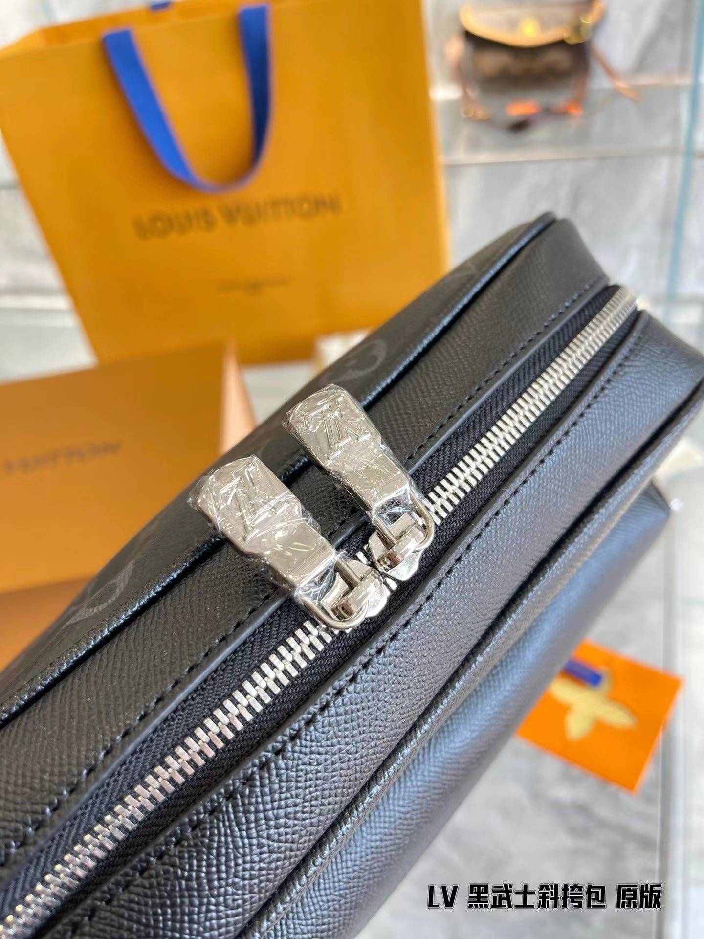 Replica Louis Vuitton Taigarama Outdoor Messenger Pm M30830 - Image 9