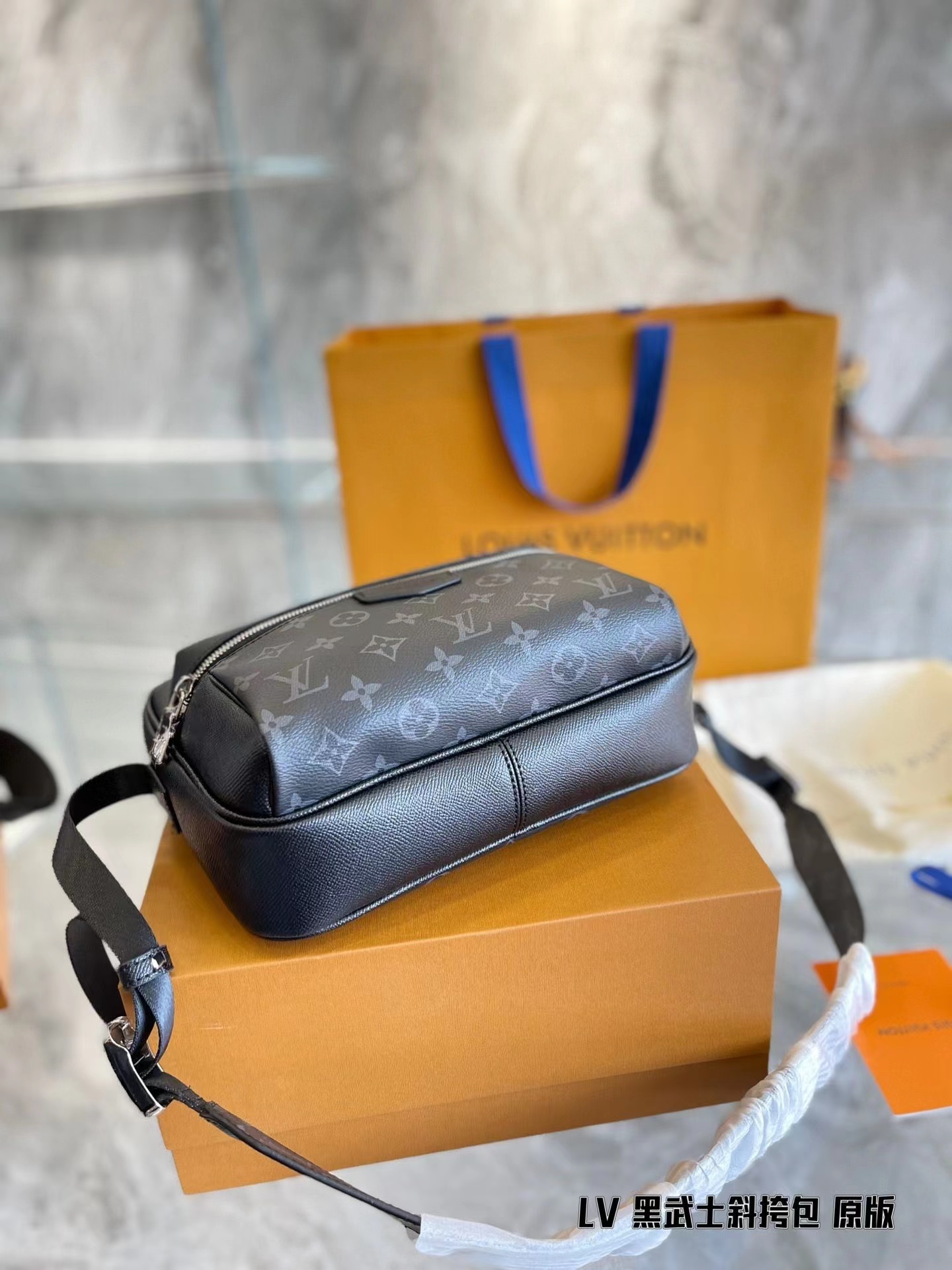 Replica Louis Vuitton Taigarama Outdoor Messenger Pm M30830 - Image 7