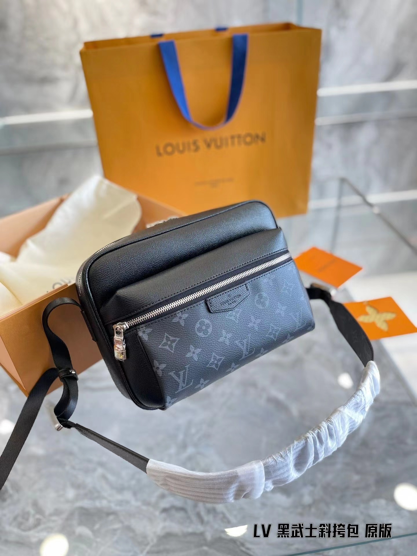 Replica Louis Vuitton Taigarama Outdoor Messenger Pm M30830 - Image 6