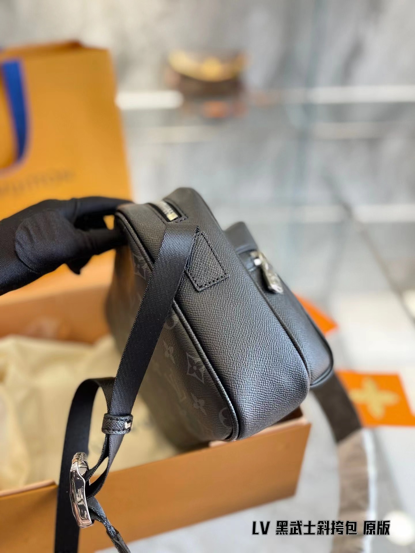 Replica Louis Vuitton Taigarama Outdoor Messenger Pm M30830 - Image 5