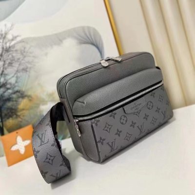 Replica Louis Vuitton Taigarama Outdoor Messenger Pm M30830 Silver