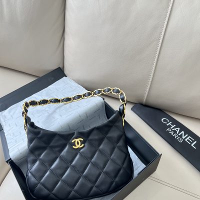 Replica Chanel Hobo HandbagAs3562