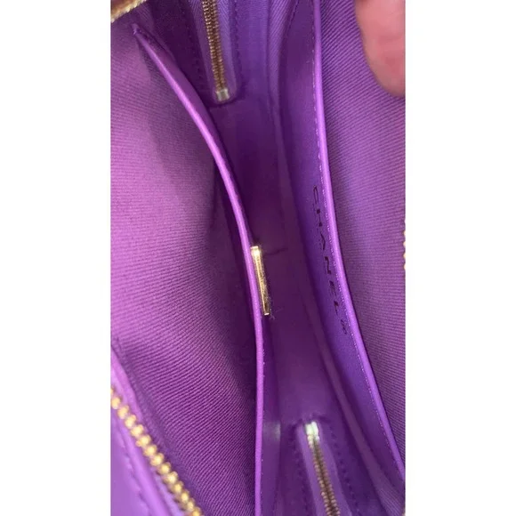 Replica Chanel Heart Zipped Arm Coin Purse 22S Purple/Black Ap2786 - Image 5