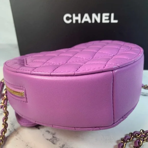 Replica Chanel Heart Zipped Arm Coin Purse 22S Purple/Black Ap2786 - Image 8