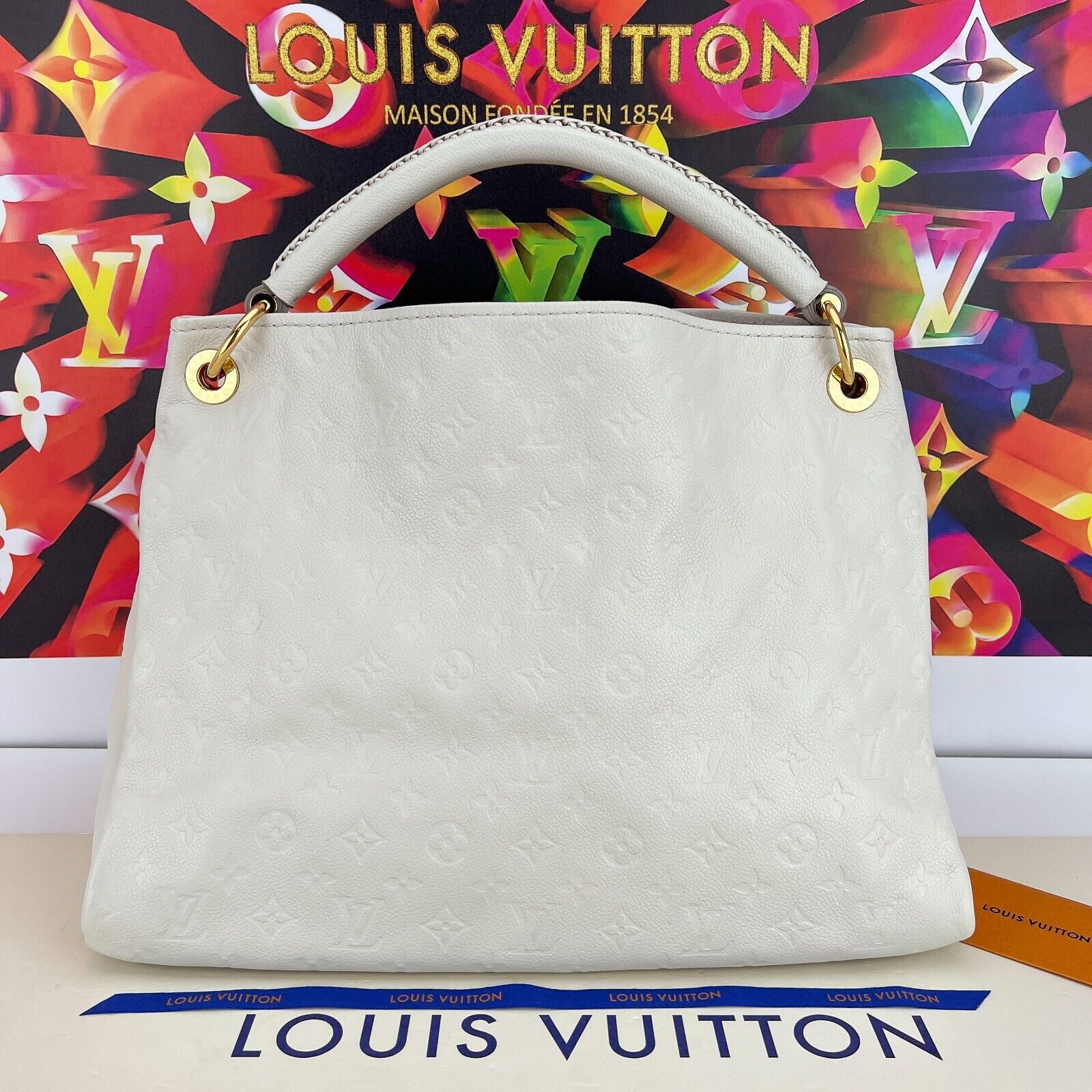 Replica Louis Vuitton Artsy Mm Classic Monogram Empreinte Mbossed White Leather Shoulder Bag M93449 - Image 3