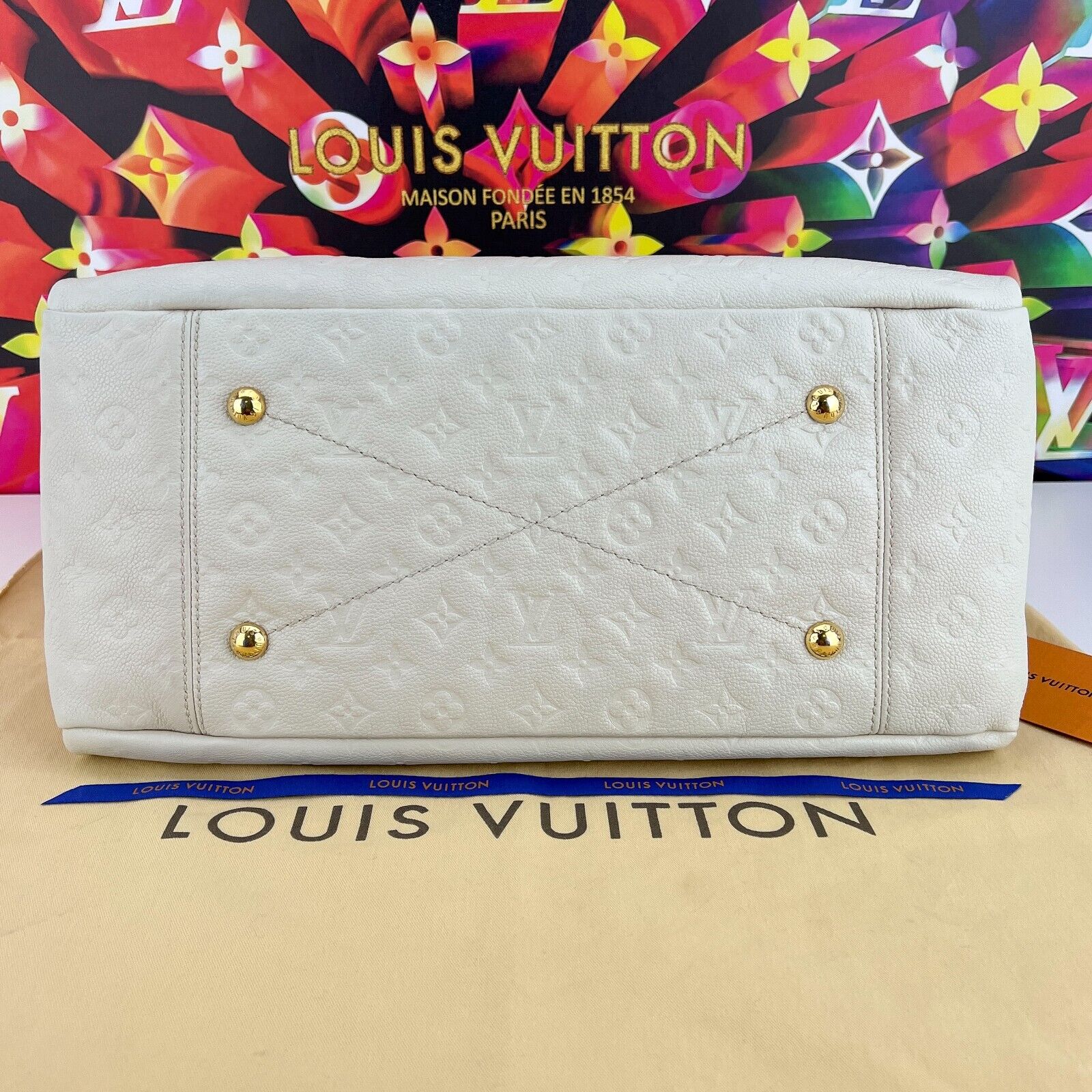 Replica Louis Vuitton Artsy Mm Classic Monogram Empreinte Mbossed White Leather Shoulder Bag M93449 - Image 5