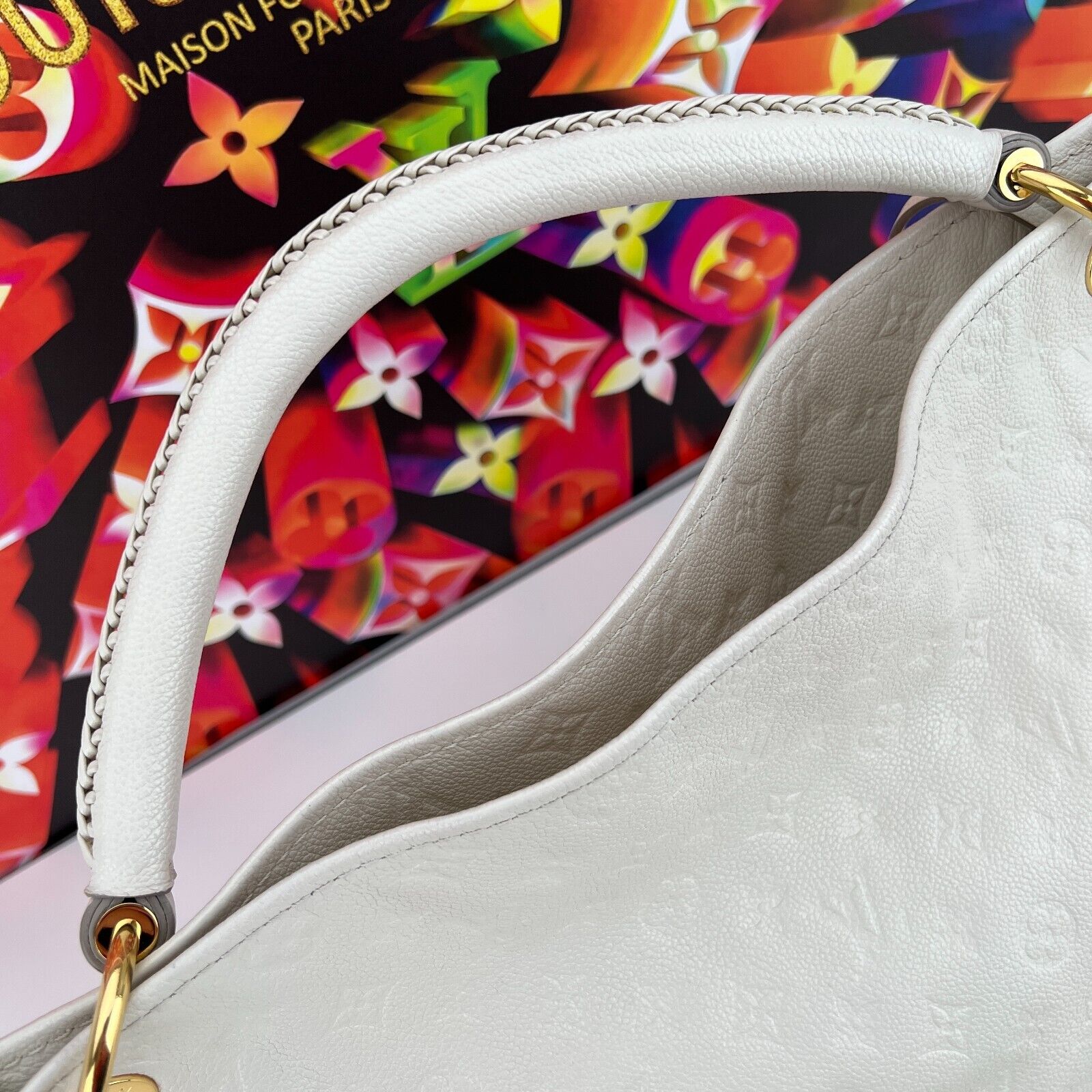 Replica Louis Vuitton Artsy Mm Classic Monogram Empreinte Mbossed White Leather Shoulder Bag M93449 - Image 7