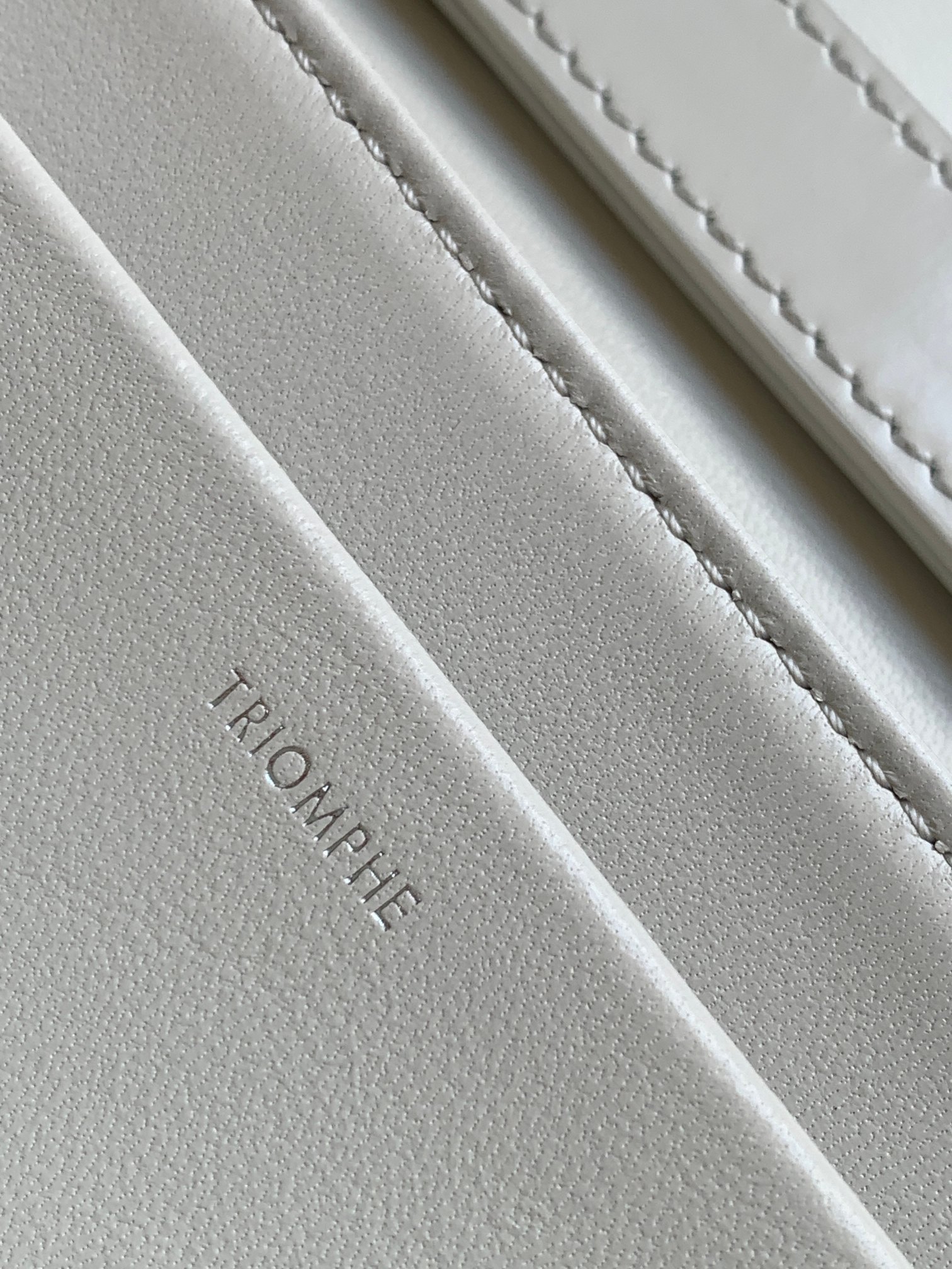 Replica Celine Trapeze Triomphe Bag In Shiny Calfskin White - Image 2