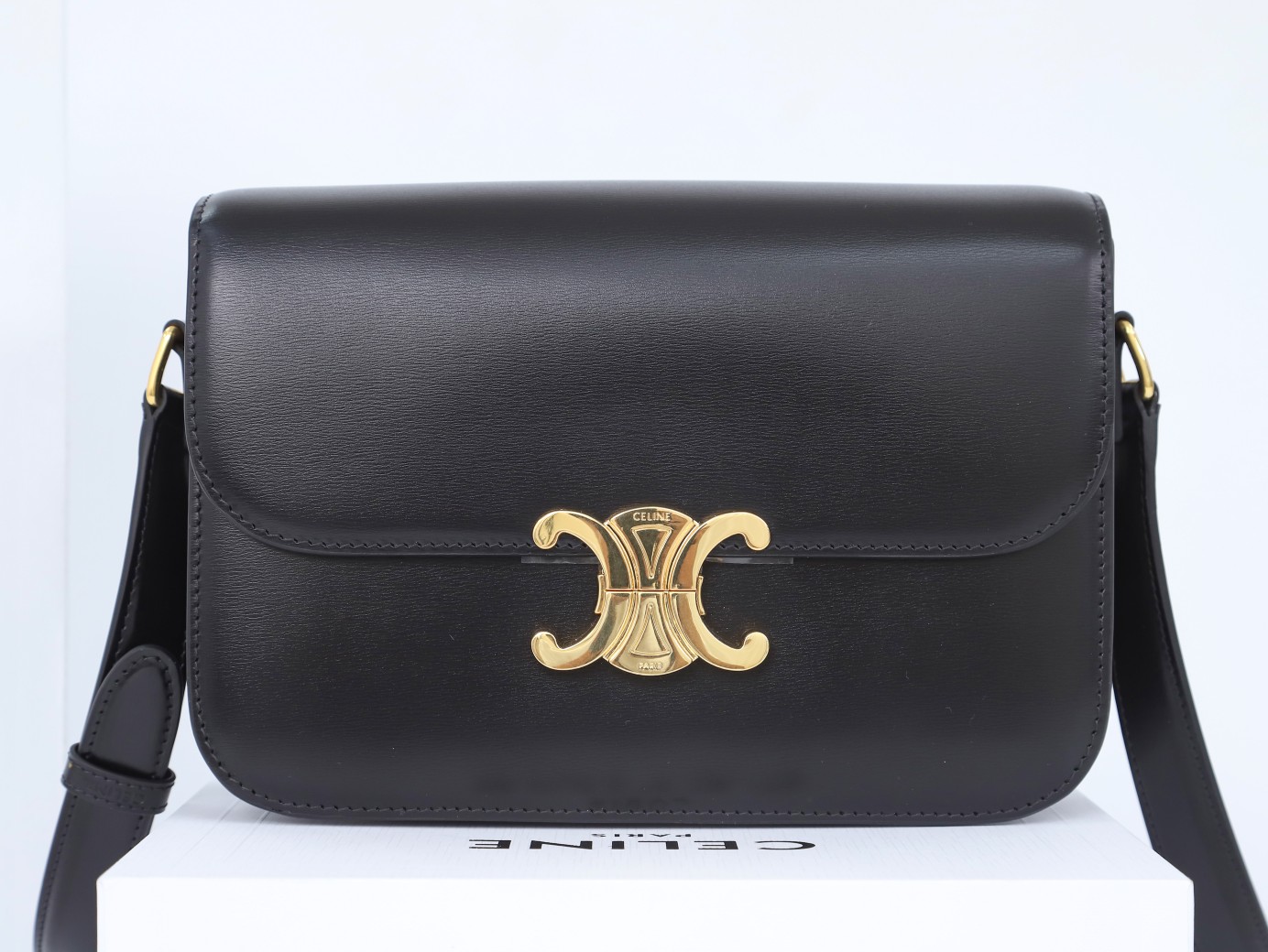 Replica Celine Classique Triomphe Bag - Image 3
