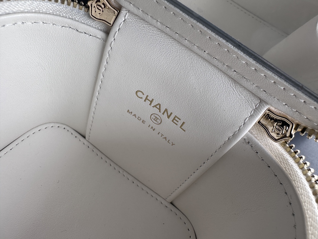 Replica Chanel Clutch With Chain Grained Calfskin & Gold-Tone Metal White Ap3203 - Image 3