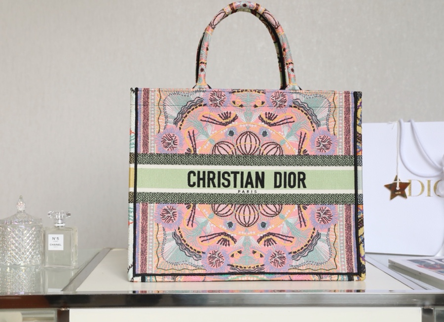 Replica Dior Book Tote Large Powder Pink Dior Jardin Magique Embroidery - Image 9