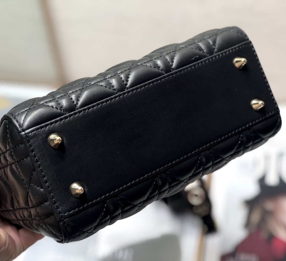 Replica Dior Medium Lady Dior Bag Black Patent Cannage Calfskin M0565Owcb_M900 - Image 3