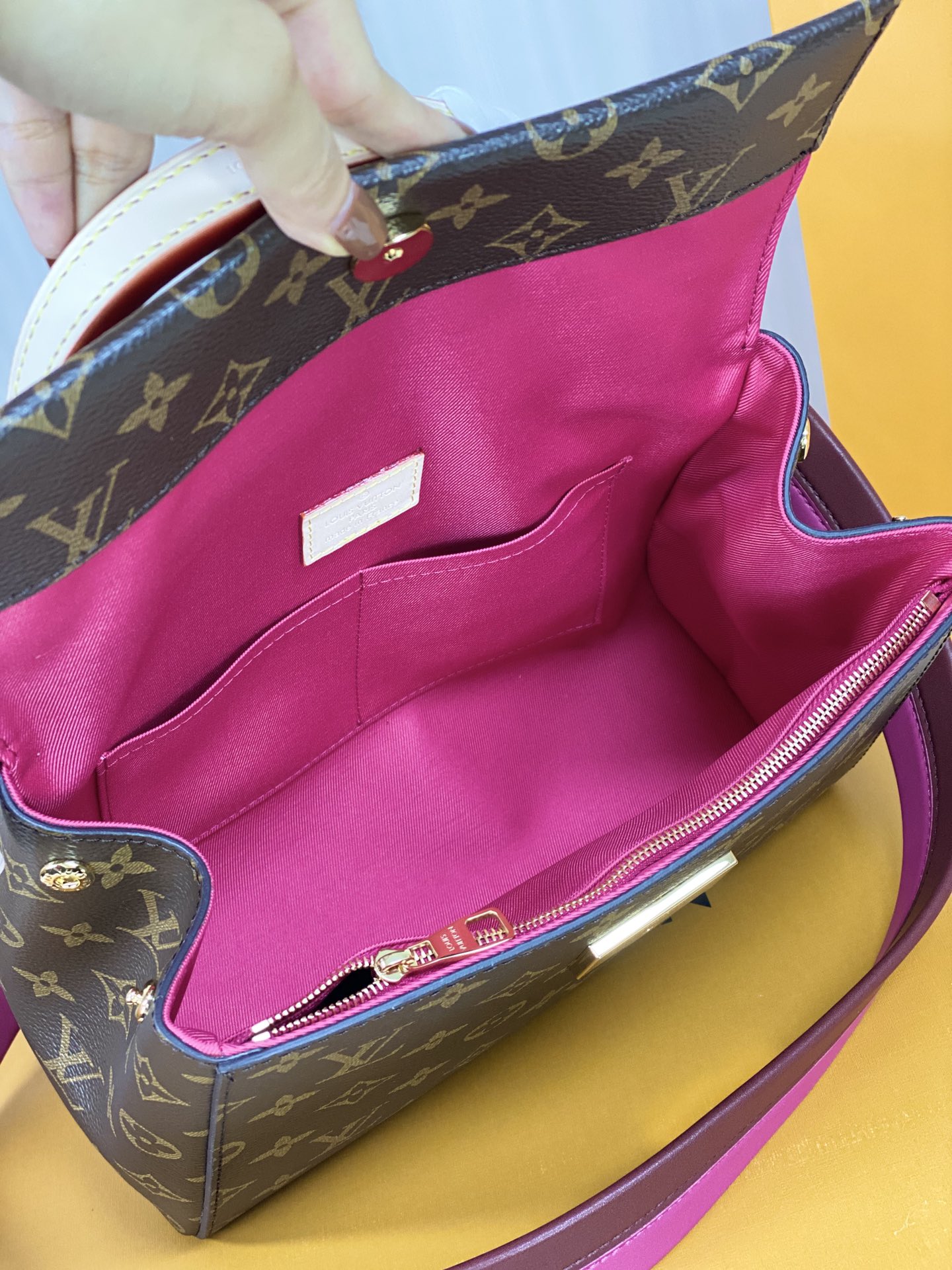 Replica Louis Vuitton Monogram Canvas Cluny Mm M42735 - Image 4