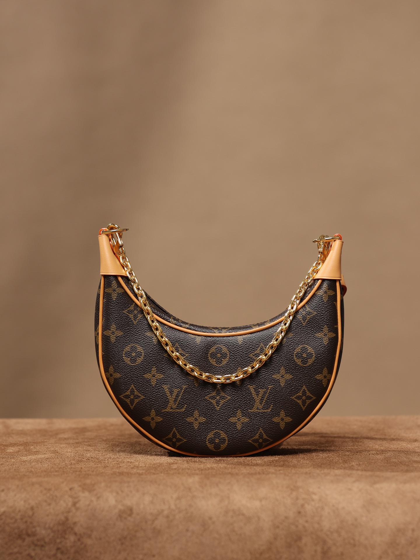 Replica Louis Vuitton Monogram Canvas Loop Bag M81098 - Image 4