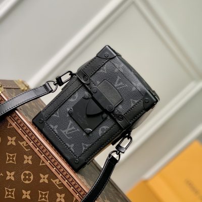 Replica Louis Vuitton Vertical Trunk Wearable Wallet M82077