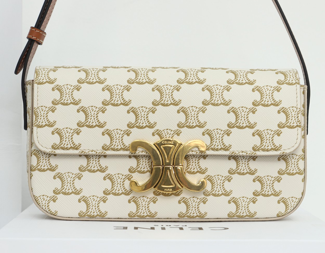 Replica Celine Classique Triomphe Bag - Image 8