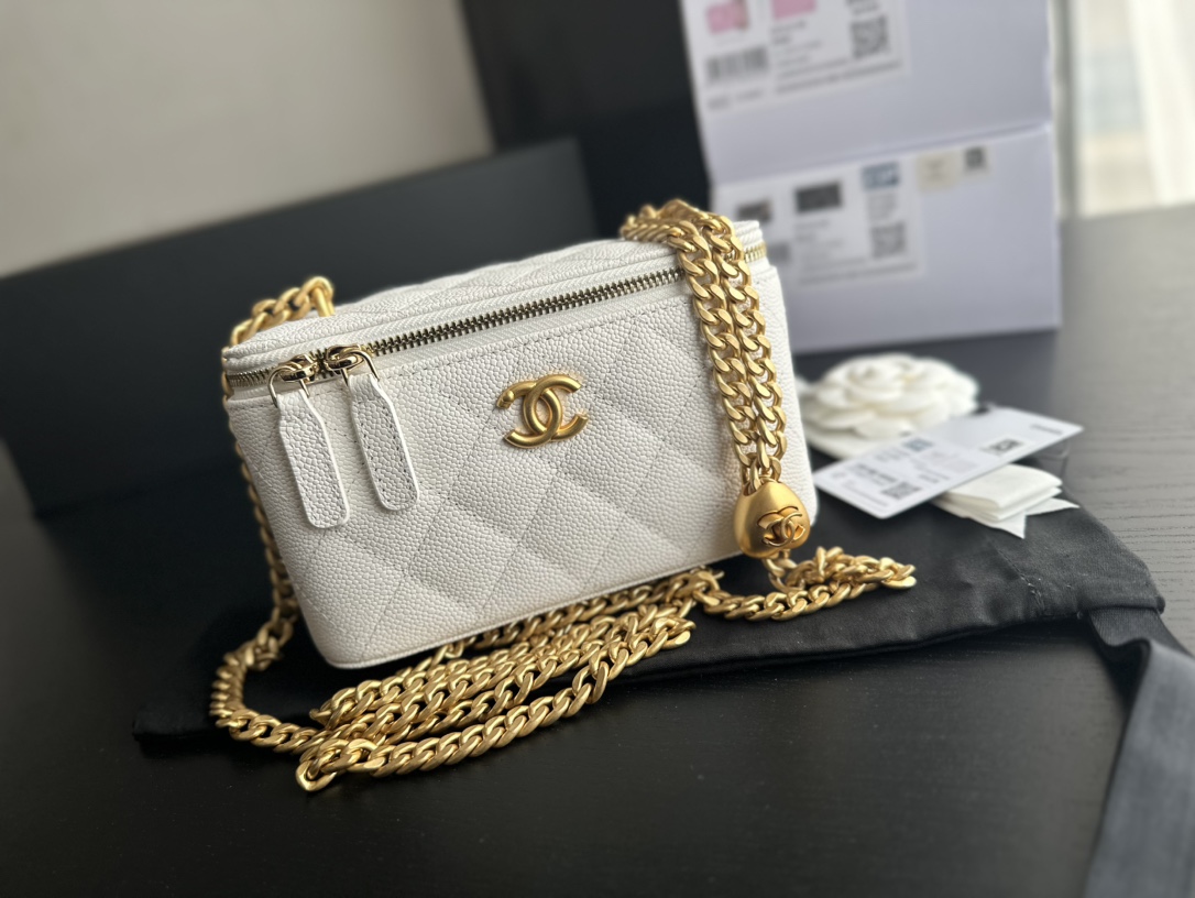 Replica Chanel Vanity Case White Ap3204