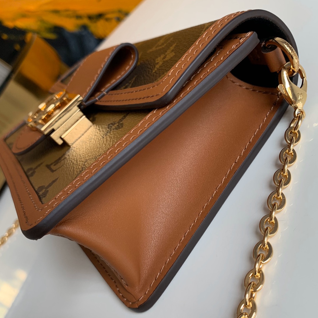 Replica Louis Vuitton Dauphine Chain Wallet M68746 - Image 6