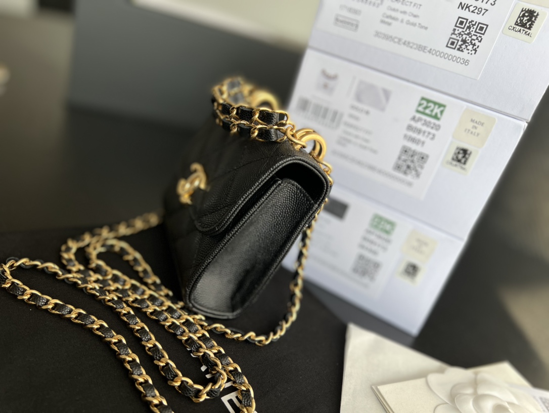 Replica Chanel Clutch With Chain - Image 6
