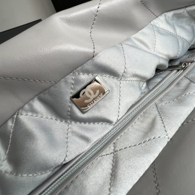 Alternative view of Replica Chanel 22 Bag White