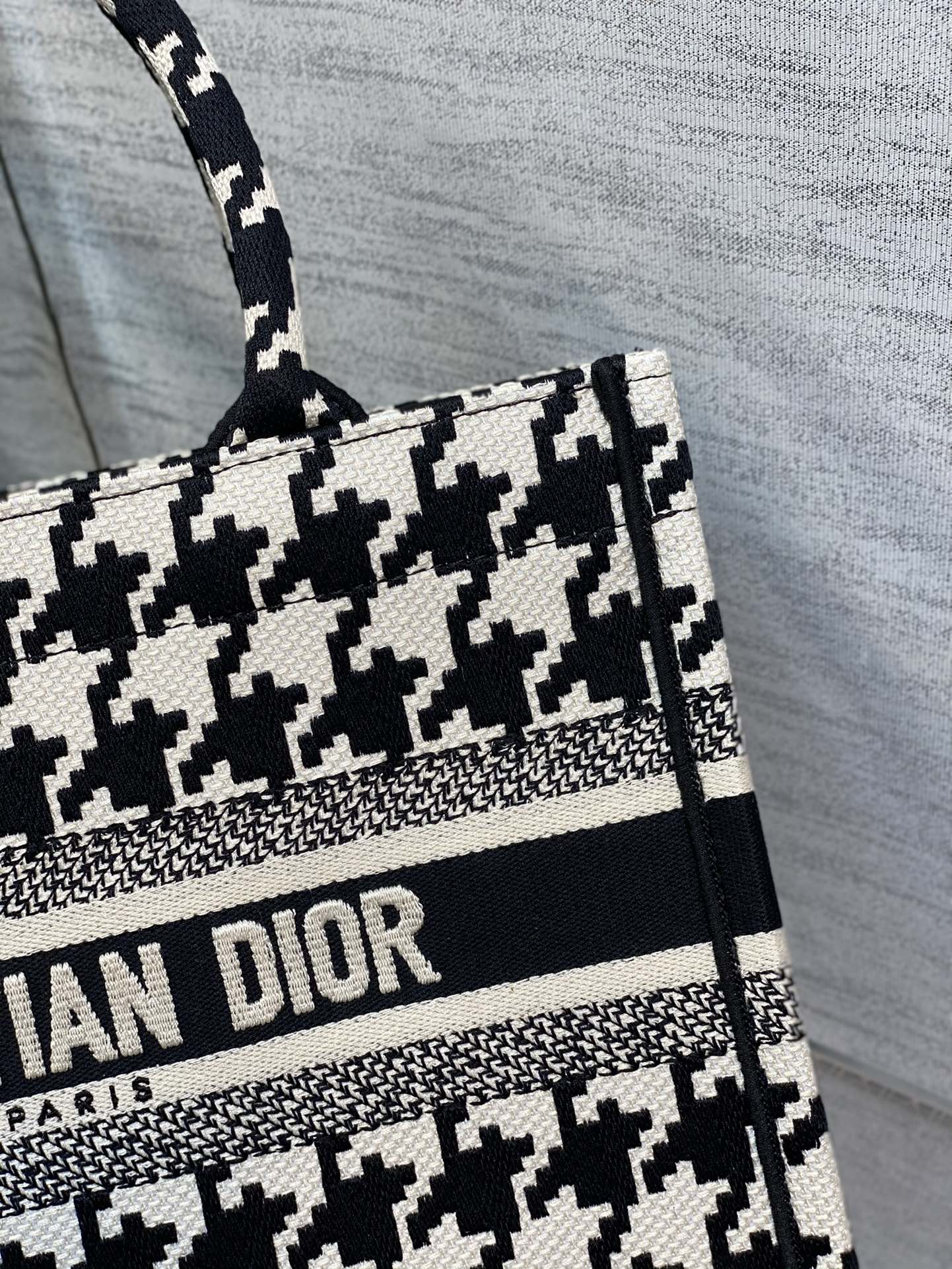 Replica Dior Book Tote Small Black And White Macro Houndstooth Embroidery M1265Ztqt_M911 - Image 7