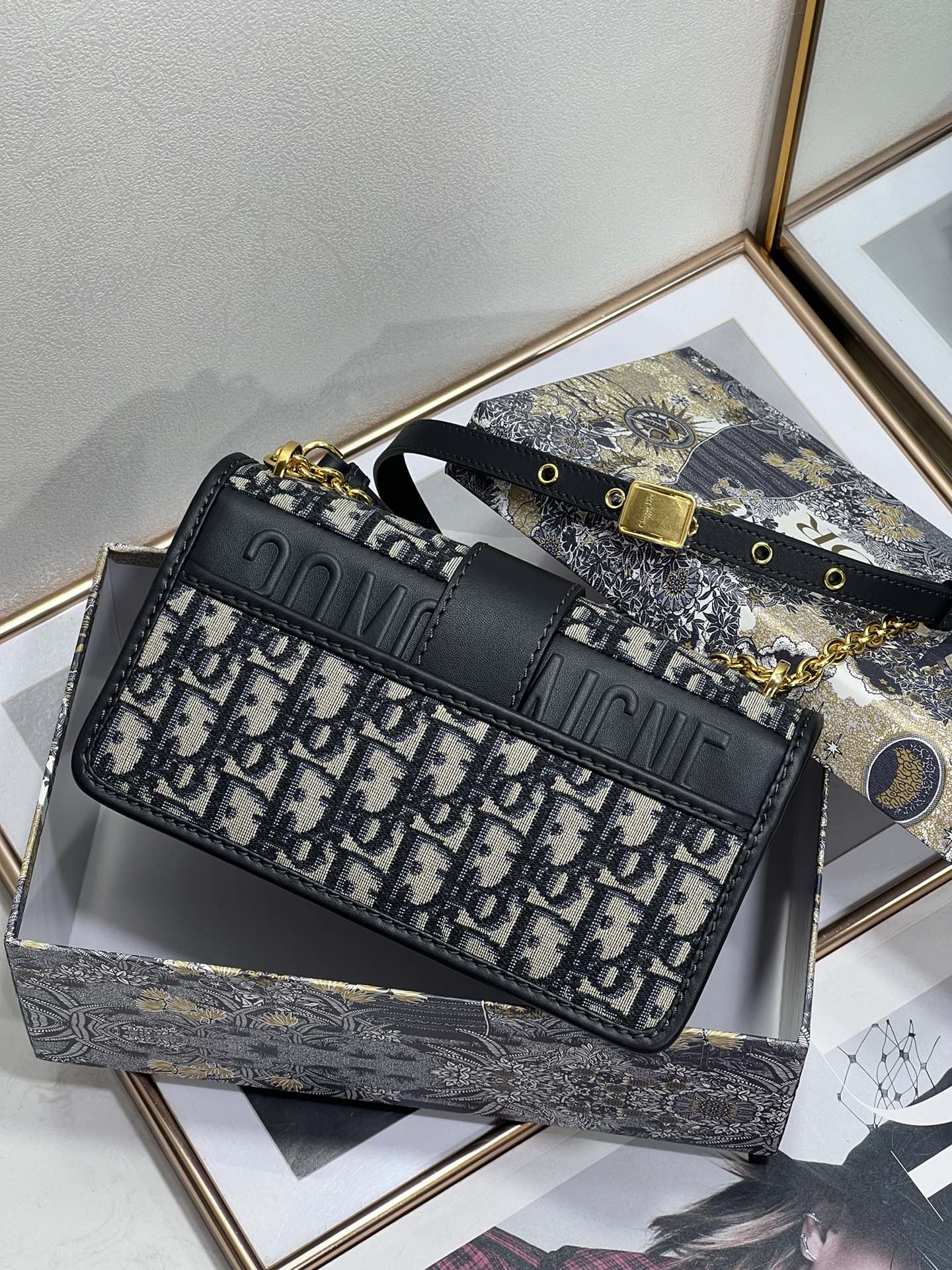 Replica Dior 30 Montaigne Bag Blue Dior Oblique Jacquard M9208Utzq_M928 - Image 5