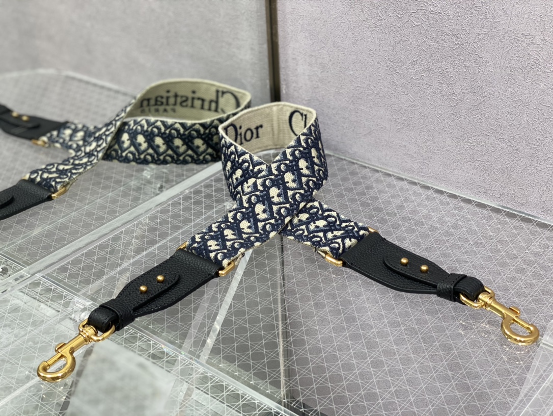 Replica Dior Large Bobby Bag Black Box Calfskin With Blue Dior Oblique Embroidered Strap M9320Umob_M911 - Image 2