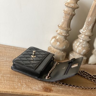 Alternative view of Replica Chanel Wallet On Chain Black Ap1450