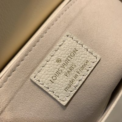 Alternative view of Replica Louis Vuitton Favorite M46393