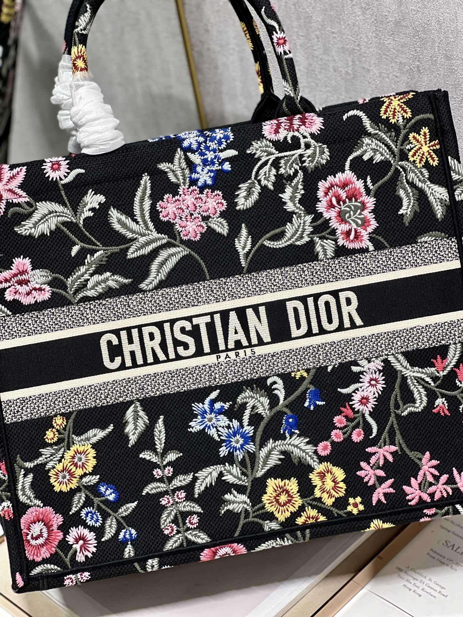 Replica Dior Book Tote Large Black Multicolor Dior Petites Fleurs Embroidery M1286Zeau_M911 - Image 2