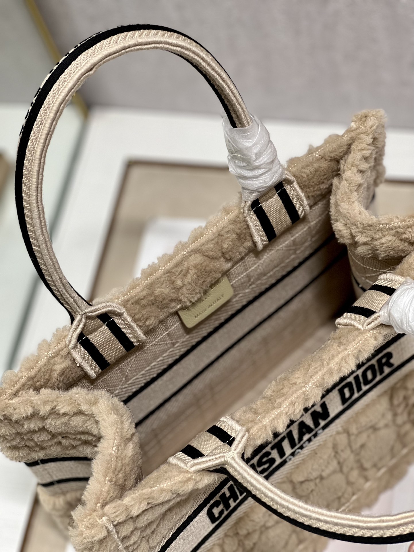 Replica Dior Book Tote Small Beige Cannage Shearling M1265Zmbu_M918 - Image 3