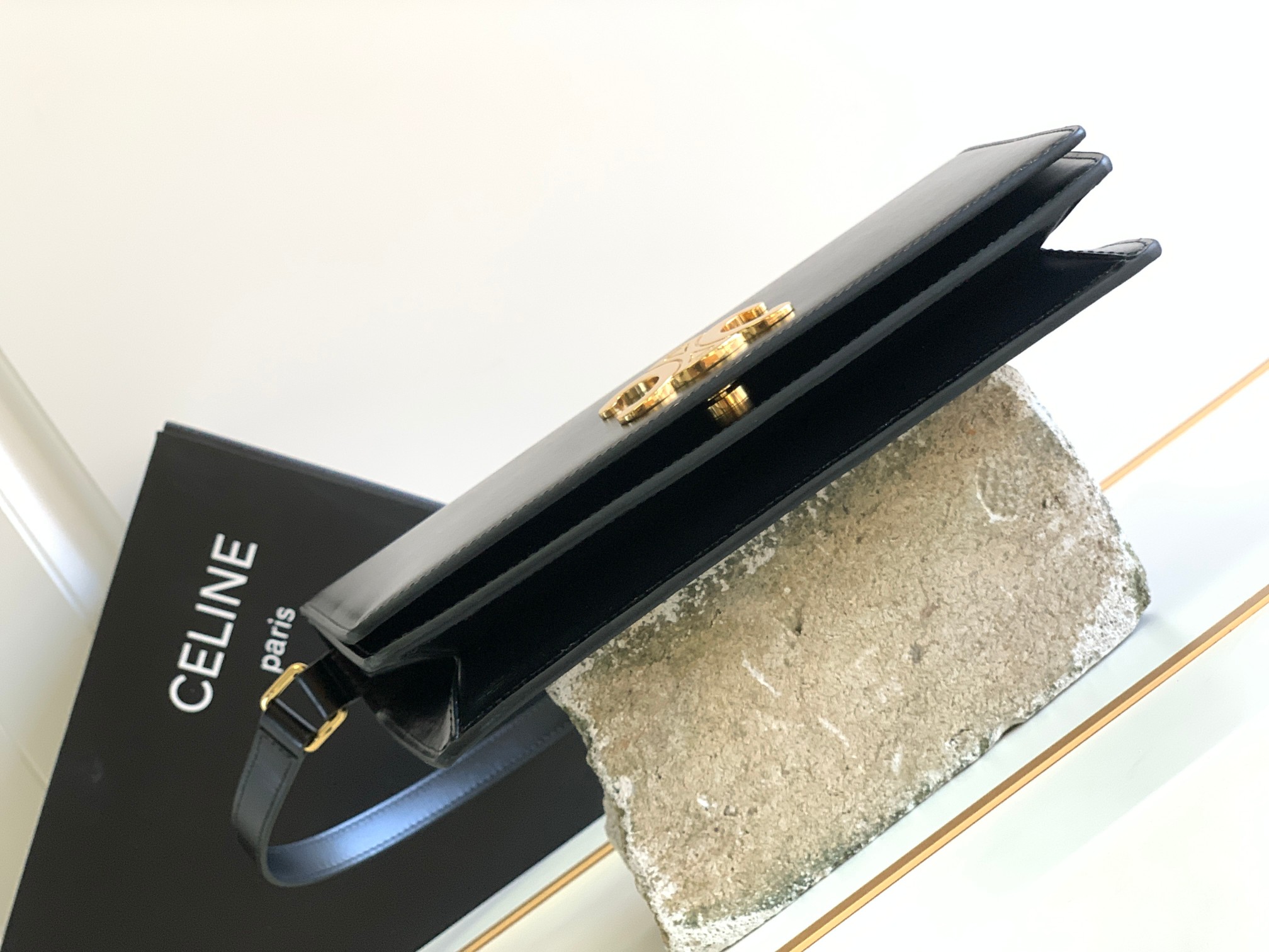 Replica Celine Trapeze Triomphe Bag In Shiny Calfskin Black - Image 3