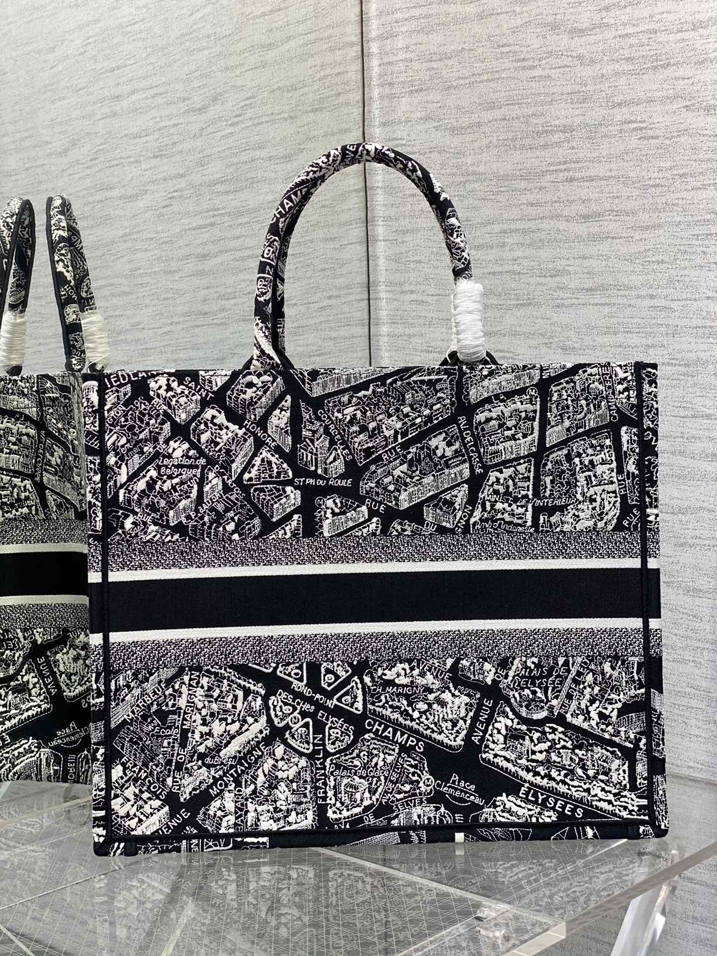 Replica Dior Book Tote Large Black And White Plan De Paris Embroidery M1296Zomp_M993 - Image 2