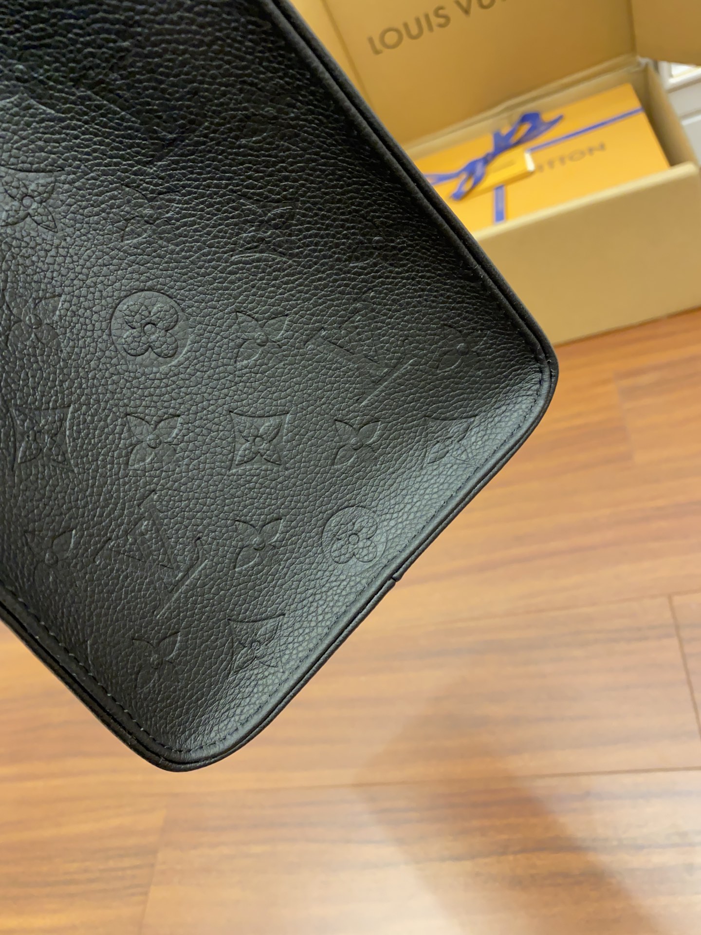 Replica Louis Vuitton Onthego Mm M45595 - Image 4